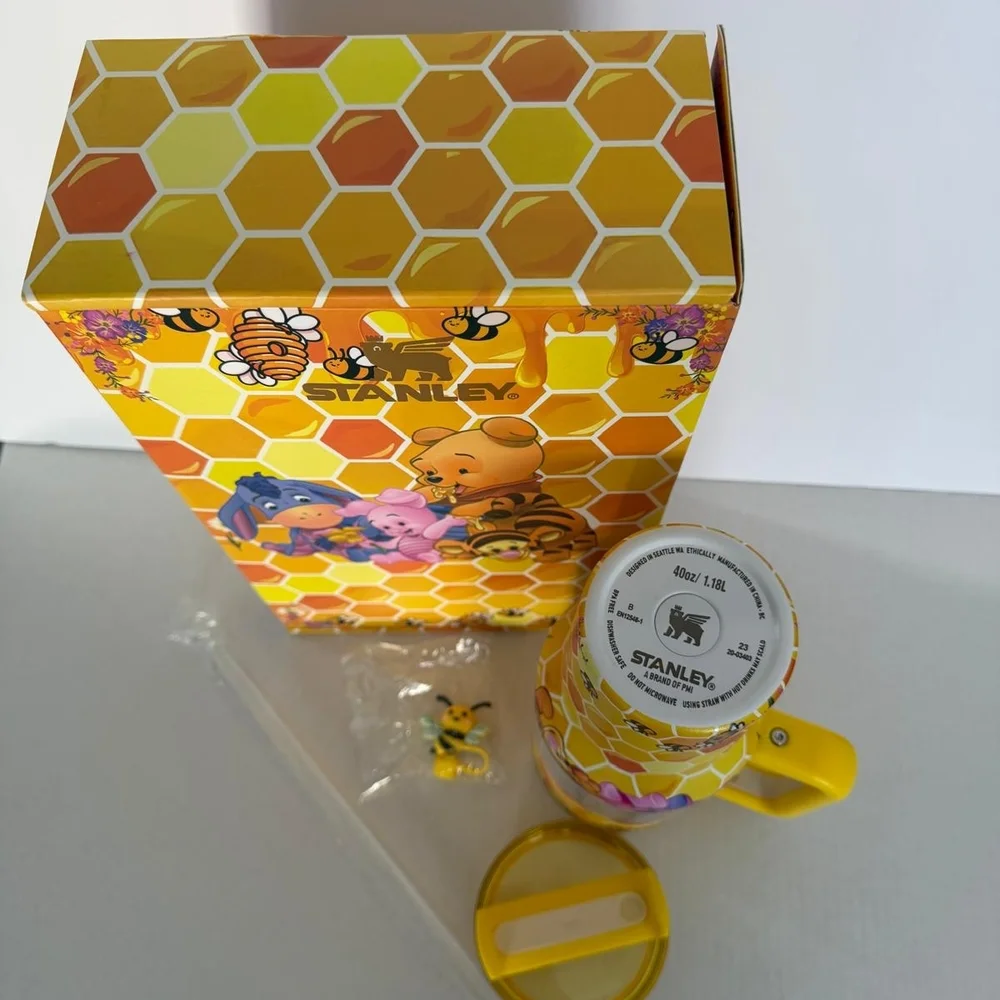 Stanley x Winnie the Pooh Yellow Honeycomb 40oz Quencher Tumbler - Picture 6 of 6